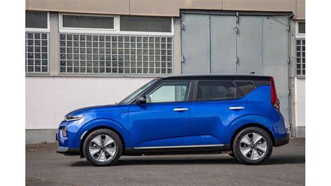 Kia Soul EV News and Reviews | Motor1.com