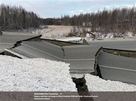 Major 7 0 Earthquake Aftershocks Hit Anchorage Widespread Devastation