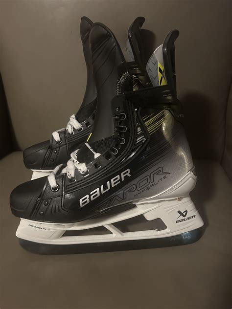 Senior Bauer Regular Width Pro Stock 7 Vapor Hyperlite 2 Hockey Skates Sidelineswap