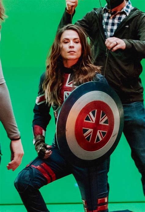 Behind the scenes as Captain Carter : HayleyAtwell