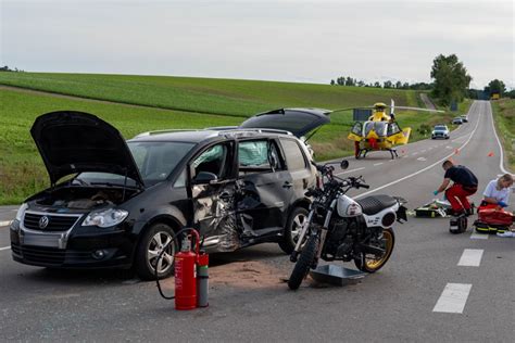 Heftiger Unfall bei Brunnen 19 jähriger Motorrad Fahrer schwer