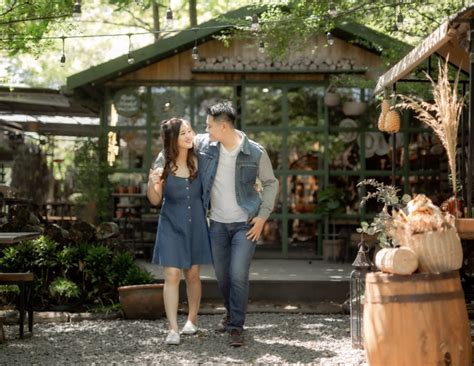 19 Gaya Foto Prewedding Outdoor Satu Momen Blog