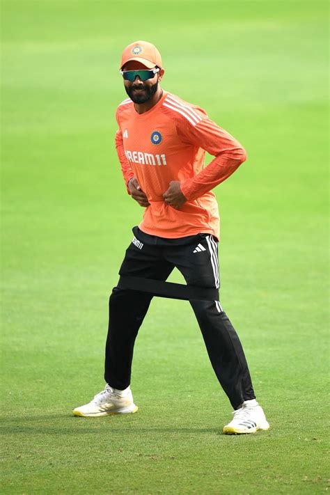 Ravindra Jadeja warms up for training | ESPNcricinfo.com