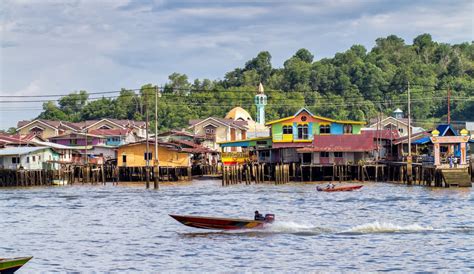 kampong ayer visit water village brunei southeast asia travel