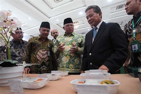 Hidangan Bagi Jemaah Calon Haji Di Pesawat Koran Jakarta