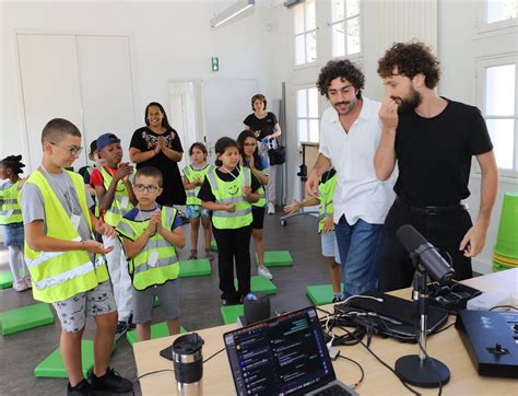 Saint Étienne Terrenoire et les enfants de LArlequin composent les