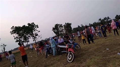 Helikopter Mendarat Di Lapangan Desa Kebagusan Youtube