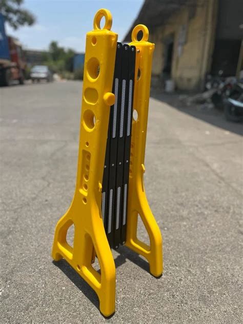 Road Safety Plastic Expandable Barrier Mtr For Construction Sites At