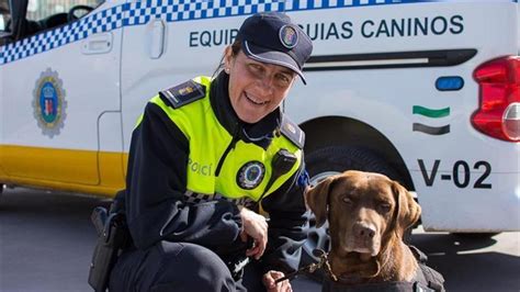 Premio Nacional Para El Equipo De Guías Caninos De La Policía El