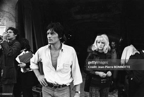 Alain Delon Et Mireille Darc Sur Le Tournage Du Film Madly En