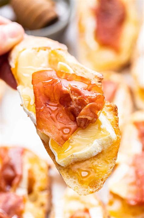 Brie Crostini With Prosciutto Recipe Runner