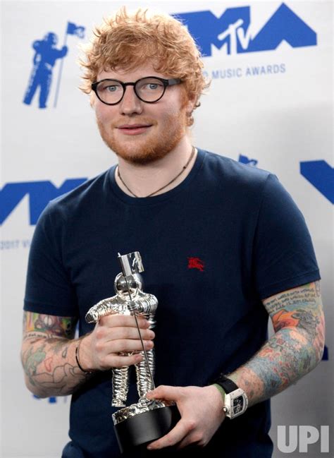 Photo: Ed Sheeran wins award at the 2017 MTV Video Music Awards in ...