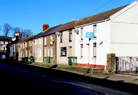 Cardiff Road Houses Towards The Full Jaggery Cc By Sa 2 0