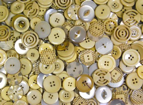 Pack Of G Large Latte Buttons Mixed Sizes For Sewing And Crafting