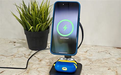 Esr Qi2 3 In 1 Wireless Charging Station Review Sleek And Solid Cult