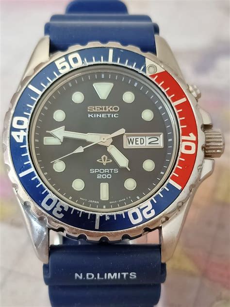 Seiko Kinetic Sports 200 Watch Rare Blue Dial Bezel Model 5M43 0A40