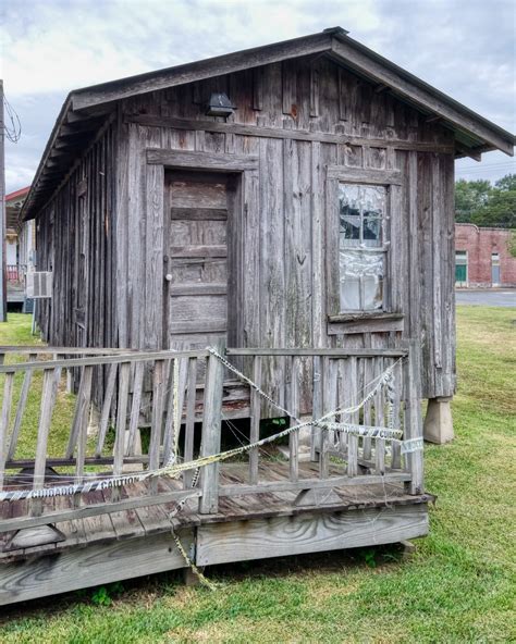 Road Trip USA: Leesville, Louisiana - A Childhood Home - Dr. Jeff