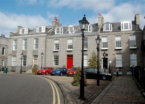 10 12 Golden Square Aberdeen © Bill Harrison Cc By Sa20 Geograph