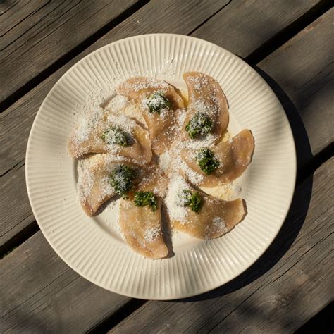 Ekologiczne Pierogi Ze Szpinakiem I Kozim Serem Kozia Farma Z Otna