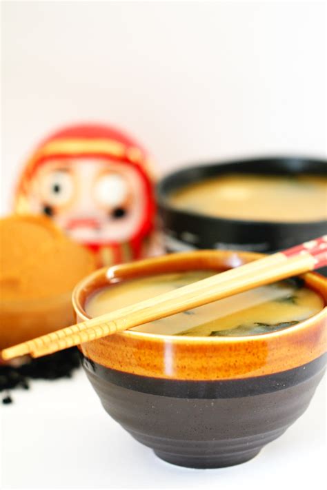 Misoshiru Miso Suppe Mit Wakame Tofu Das Allerbeste Grundrezept