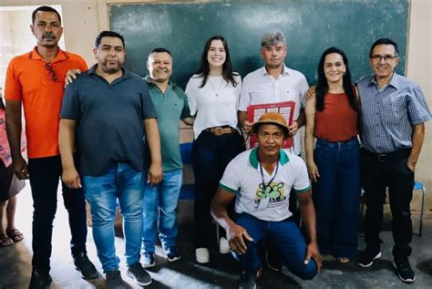 Deputada Maria Arraes Visita Santa Terezinha E Tem Encontro L Deres