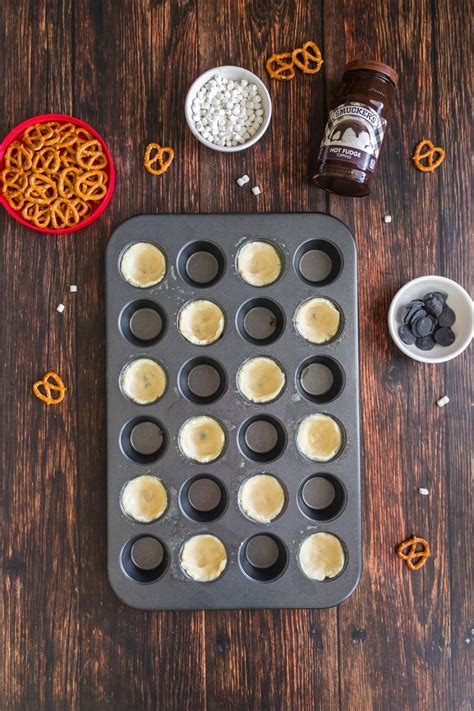 Hot Cocoa Cookie Cups XoxoBella
