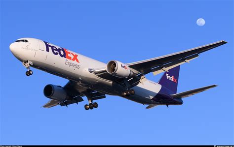 N Fe Fedex Express Boeing F Photo By Marc Charon Id