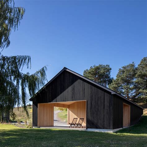 20+ Black Modern Barn House – HomeDecorish