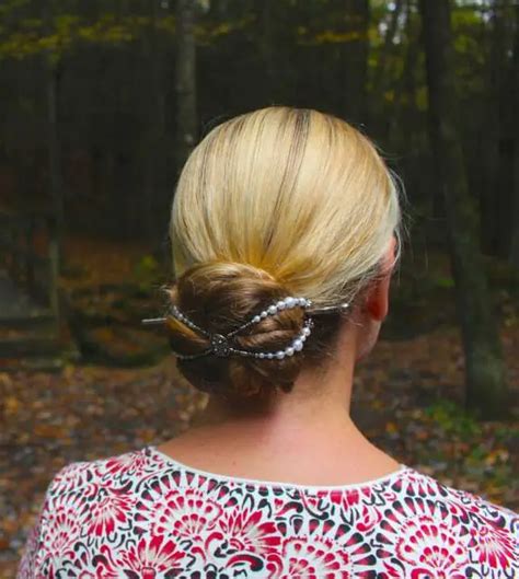 how to put long hair in a bun