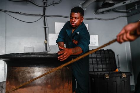 Dvids Images Abraham Lincoln Sailors Conduct Maintenance Image