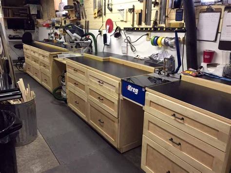 Custom work bench with built in kreg jig and Miter station ... Workshop ...