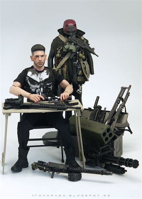 Toyhaven Hot Toys Th Scale Jon Bernthal The Punisher Action Figure And His Cache Arsenal
