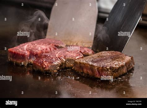 Kobe steak on a teppanyaki grill Stock Photo - Alamy