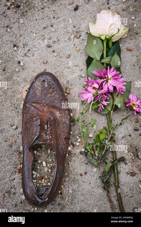 Budapest Jewish Memorial Shoes On Danube Riverbank World War Ii Stock