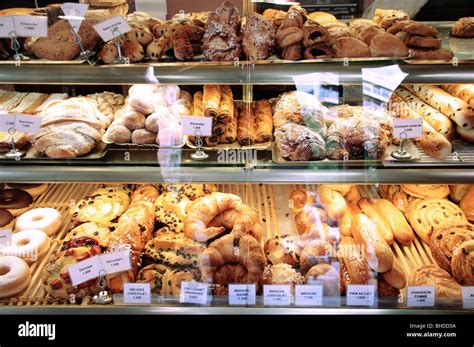 Display of french patisserie hi-res stock photography and images - Alamy