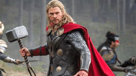 MCU Fans Debate Which Superheroes Are Worthy To Wield Mjolnir