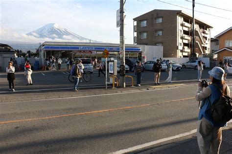 富士山撮影スポットに黒い幕 車、ごみ観光マナー崩壊に最終手段 ライブドアニュース