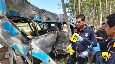 Kisah Korban Kecelakaan KA Probowangi Vs Isuzu Elf Di Lumajang Ikan