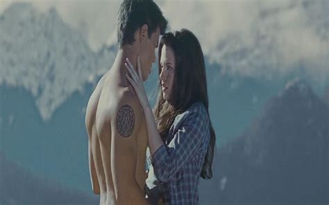 Bella and Jacob HOT Kiss!! - Jacob and Bella Image (17868499) - Fanpop