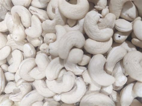 Whole Cashew Premium W Kg At Best Price In Gurugram Id