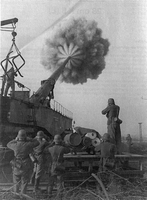 WWII German rail gun firing, 1944. [800x1089] : r/HistoryPorn