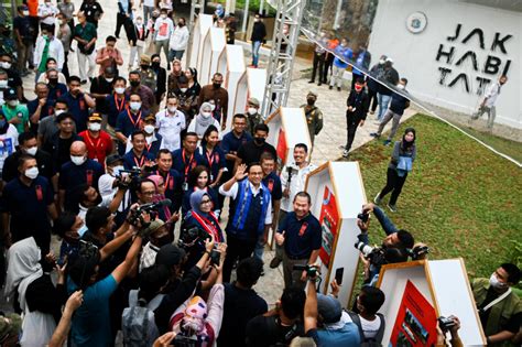 Foto Anies Baswedan Resmikan Taman Literasi Martha Christina Tiahahu