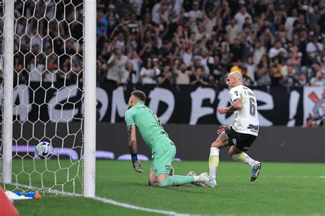 Corinthians E Grêmio Empatam Em Jogo Eletrizante De Oito Gols Placar