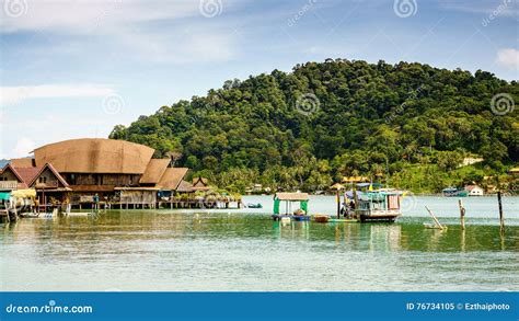 Pueblos Del Pescador En Koh Chang Trat Tailandia Imagen De Archivo