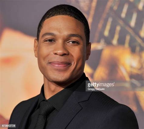 Ray Fisher Photos Et Images De Collection Getty Images