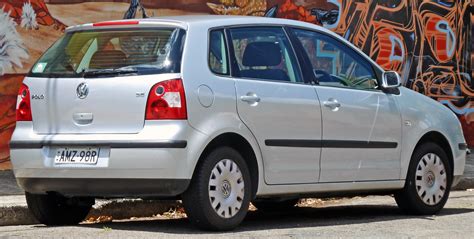 File:2002-2003 Volkswagen Polo (9N) SE 5-door hatchback 01.jpg ...