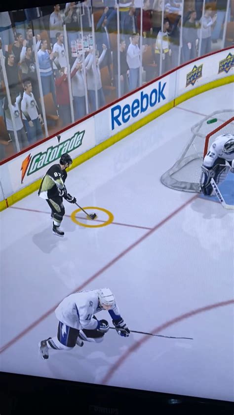 Crosby doing Crosby things. (NHL 09) : r/EA_NHL