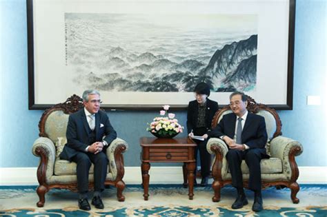 Assistant Foreign Minister Deng Li Meets With Outgoing Algerian