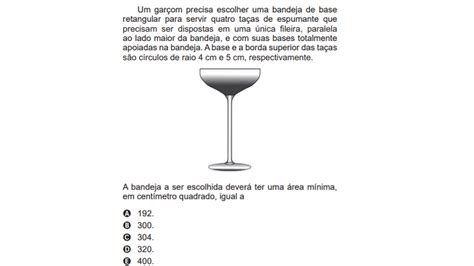 Um Garçom Precisa Escolher Uma Bandeja De Base Retangular