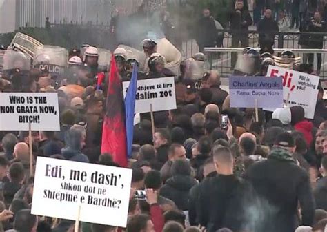 Opozita mban protestë para Kuvendit në orën 10 00 policia merr masat